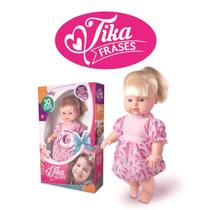 Boneca coleção Tika Frases são diversas frases
