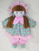 Boneca com chapéu 55cm vestido com estampas variadas, decoração nichos quartos de bebês