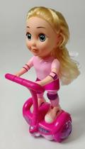 Boneca com Segway Motorizado Som e Luzes Boneca com Segway Motorizado Som e Luzes