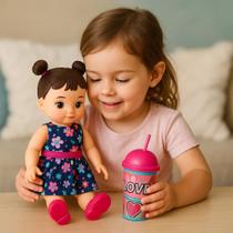 Boneca Copo Suquinho Cheirinho Ursinho Barbie Canudo Brinquedo Criança Hannah Infantil Vestido