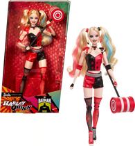 Boneca de colecionador Barbie Signature Harley Quinn com malho