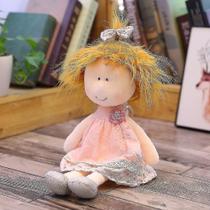 Boneca de pelúcia Little Sister 45 cm com cabelo loiro e saia rosa