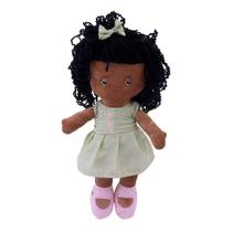 Boneca em Plush Negra Laura Vestido Verde Claro Zip Toys Boneca em Plush Negra Laura Vestido Verde Claro Zip Toys
