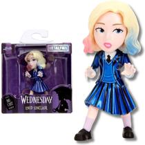 Boneca Enid Sinclair Wandinha Wednesday Metal 2,5 Polegadas