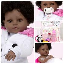 Boneca Estilo Reborn Pretinha Roupa Panda Baby Luxo Acessórios Boneca Estilo Reborn Pretinha Roupa Panda Baby Luxo Acessórios