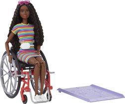 Boneca Fashion Barbie Fashionistas 166 com cadeira de rodas e rampa Boneca Fashion Barbie Fashionistas 166 com cadeira de rodas e rampa