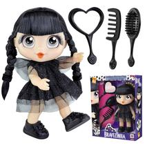 Boneca Fashion Bravezinha Com Cabelos Trançados Roupinha Preta E Acessórios Modernos Boneca Fashion Bravezinha Com Cabelos Trançados Roupinha Preta E Acessórios Modernos