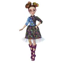 Boneca fashion Disney Descendants Dizzy com acessórios