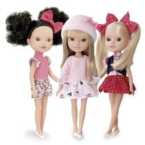 Boneca Friends Coleção Inverno C/ Touca e Uma Troca De Roupa