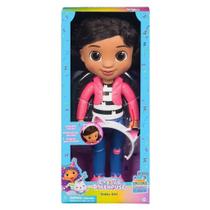 Boneca Gabbys Dollhouse 33cm Original com Tiara e Cabelo para Pentear Infantil 3 Anos Sunny Boneca Gabbys Dollhouse 33cm Original com Tiara e Cabelo para Pentear Infantil 3 Anos Sunny