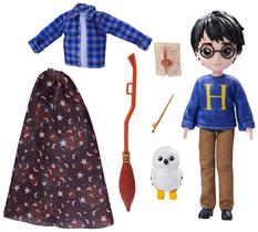 Boneca Harry Potter 20cm com Capa de Invisibilidade - Wizarding World Boneca Harry Potter 20cm com Capa de Invisibilidade - Wizarding World
