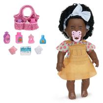 Boneca Infantil Bebê Negra Danadinha 34cm e Bolsinha Passeio