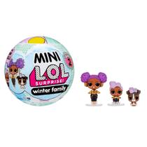 Boneca L.O.L. Surprise! Mini Família de Inverno - Com Irmã e Pet Boneca L.O.L. Surprise! Mini Família de Inverno - Com Irmã e Pet