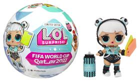 Boneca L.O.L. Surprise! X Copa do Mundo FIFA Qatar 2022 com 7 surpresas