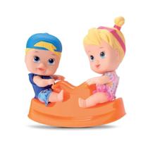 Boneca Little Dolls Playground infantil Menino e Menina Com Gangorra - Diver toys