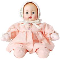 Boneca Madame Alexander indo para o Grandma's Huggums 30cm