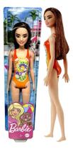 Boneca Menina Barbie Fashionista Oriental Praia Maiô Laranja Mattel Boneca Menina Barbie Fashionista Oriental Praia Maiô Laranja Mattel
