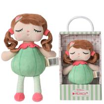 Boneca Metoo Angela Fruta 20cm Pelúcia na Caixa Colecionável