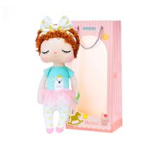 Boneca Metoo Doll Original Angela Cachos Urso 35cm com Sacola Boneca Metoo Doll Original Angela Cachos Urso 35cm com Sacola
