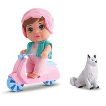 Boneca Mini Bee Hugs Com Moto Scooter - Bee Toys