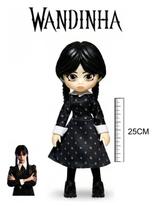 Boneca Mini Wandinha Família Addams 25cm Vinil Baby Brink Boneca Mini Wandinha Família Addams 25cm Vinil Baby Brink