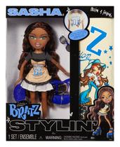 Boneca moderna Bratz Stylin' Sasha com camiseta personalizável