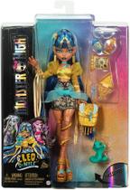 Boneca Monster High Articulável Cleo De Nile com Pet Hissette e Acessórios - Para Crianças a Partir de 4 Anos Boneca Monster High Articulável Cleo De Nile com Pet Hissette e Acessórios - Para Crianças a Partir de 4 Anos