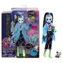 Boneca Monster High com Acessórios - Frankie Stein - Creepover Party - Mattel