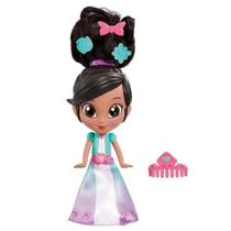 Boneca Nella Estilosa Princesa - DTC Boneca Nella Estilosa Princesa - DTC