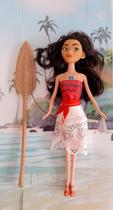 "Boneca Princesa Moana: Aventuras Musicais em Terra e Mar!"