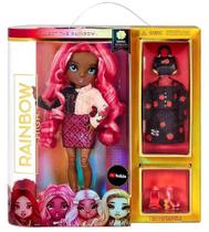 Boneca Rainbow High Fashion Core Daria Roselyn