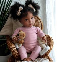 Boneca Reborn BABESIDE Daisy - Menina Negra de 50cm com Roupas