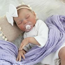 Boneca Reborn KSBD Laura 50cm com roupas, chupeta e mamadeira Boneca Reborn KSBD Laura 50cm com roupas, chupeta e mamadeira