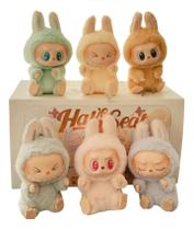 Boneca Sentada Labubu Pop Mart Colecionável