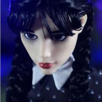 Boneca Wandinha com Seu Fiel Escudeiro o Mãozinha - Baby Brink Boneca Wandinha com Seu Fiel Escudeiro o Mãozinha - Baby Brink