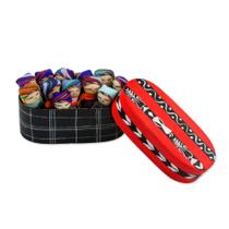 Bonecas decorativas Worry Dolls NOVICA Twelve em caixa de madeira de pinho