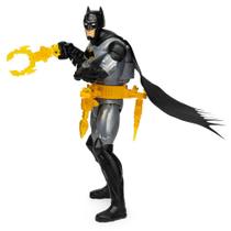 Boneco Articulado Batman com Luzes e Sons - 30 cm - Sunny Boneco Articulado Batman com Luzes e Sons - 30 cm - Sunny