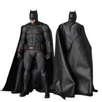 Boneco Batman 16cm Articulado e acessorios Action Figure MAF056