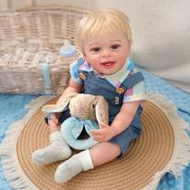 Boneco Bebê Reborn Brastoy Realista Silicone 55cm Conjunto de Roupa Chupeta Mamadeira e Pelúcia Pode Dar Banho Roupa