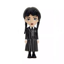 Boneco Colecionável Wandinha 2,5 Com Uniforme Jada