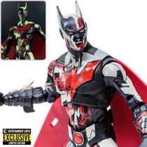 Boneco de ação DC Multiverse Batman Beyond que brilha no escuro