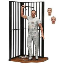 Boneco de ação Hannibal Lecter Escape versão 22 cm em PVC