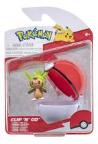 Boneco De Batalha Chespin Com Pokébola - Pokémon