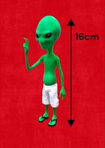 Boneco Et Alienígena Extraterrestre Bermuda Branca Chinelo Sinal da Paz Decoração - 16 cm