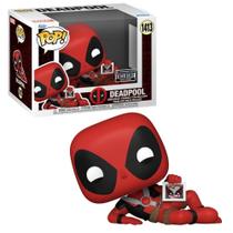 Boneco Funko Pop! Marvel - Deadpool com Foto do Wolverine