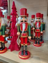 Boneco Guarda Natalino Soldado Quebra Nozes 27cm Decorativo Natal Papai Noel Casa Sala Quarto Escritório Rack Estante Mesa Presente Decoração Luxo Boneco Guarda Natalino Soldado Quebra Nozes 27cm Decorativo Natal Papai Noel Casa Sala Quarto Escritório Rack Estante Mesa Presente Decoração Luxo