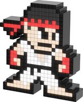 Boneco iluminado colecionável PDP Pixel Pals Street Fighter Ryu
