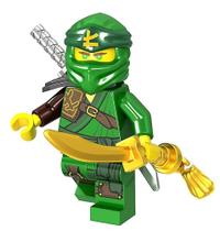 Boneco Lloyd Ninjago em Bloco