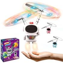 Boneco Mini Astronauta Voa a Sensor com Luz Led Brinquedo Infantil Criança