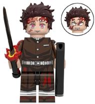 Boneco Minifigura Demon Slayer Tanjiro Kamado